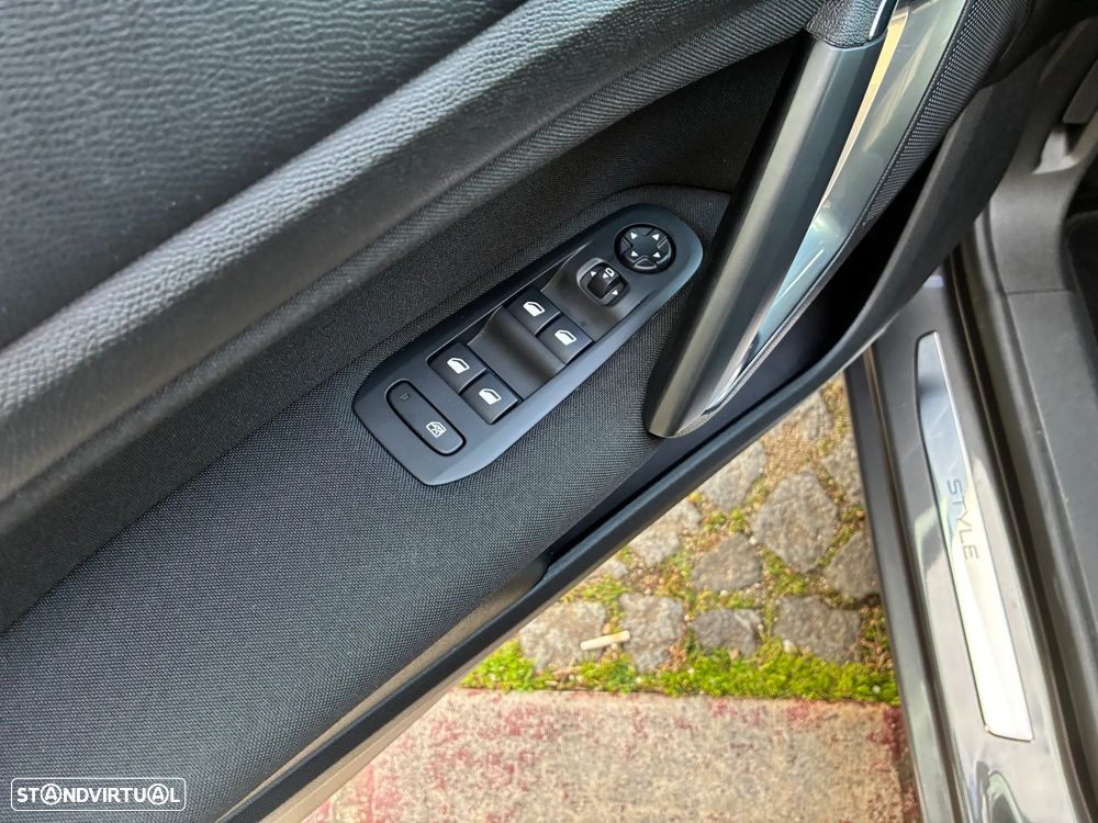 Peugeot 308 SW 1.5 BlueHDi Style - 17