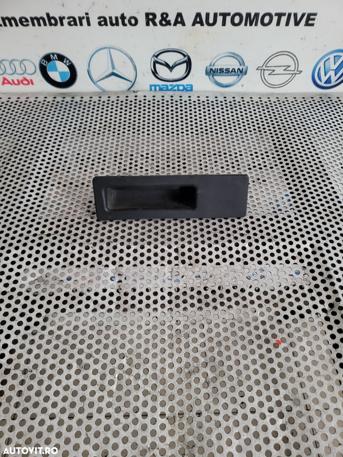 Buton Maner Deschidere Portbagaj Haion Hayon Bmw X4 F26 An 2014-2015-2016-2017-2018 Dezmembrez Bmw - 1