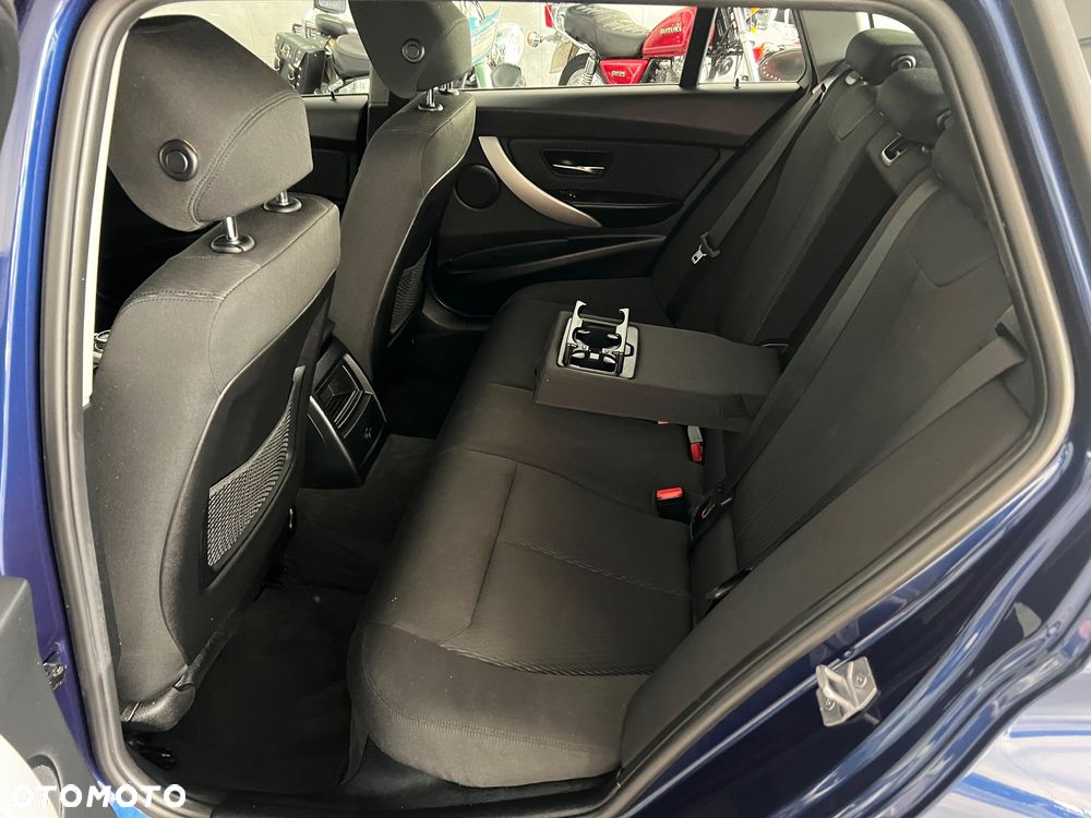 BMW Seria 3 318i Edition Luxury Line Purity - 18