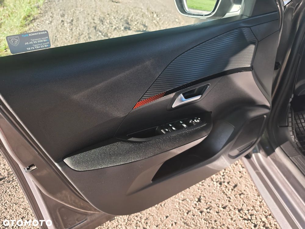 Peugeot 208 - 14