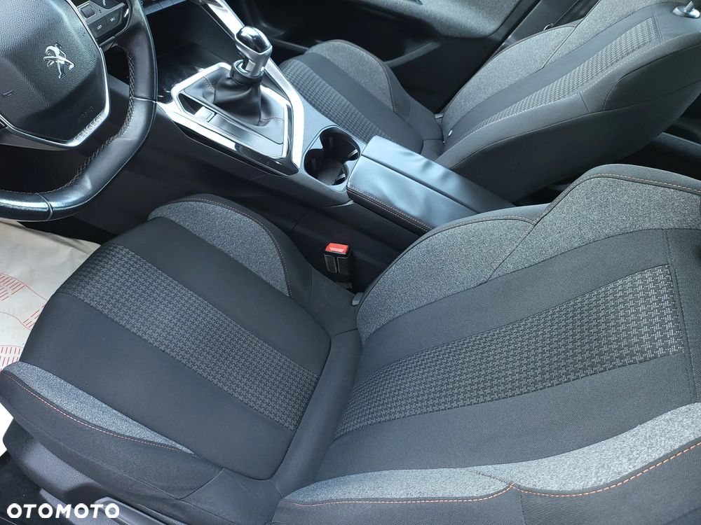 Peugeot 3008 1.2 PureTech Allure Pack S&S - 18