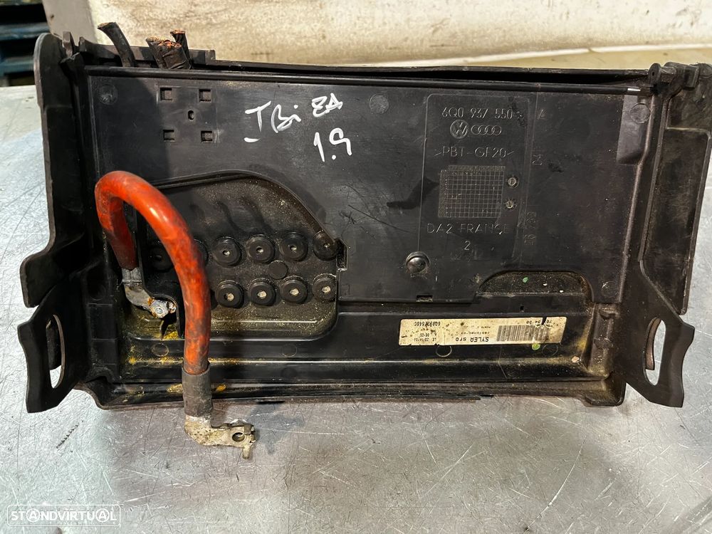 TAMPA BATERIA COM FUSIVEIS SEAT IBIZA 6L / VOLKSWAGEN POLO 9N 6Q0937550 - 1