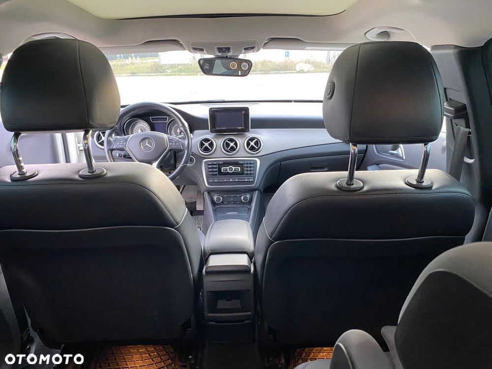 Mercedes-Benz GLA 250 4-Matic - 11