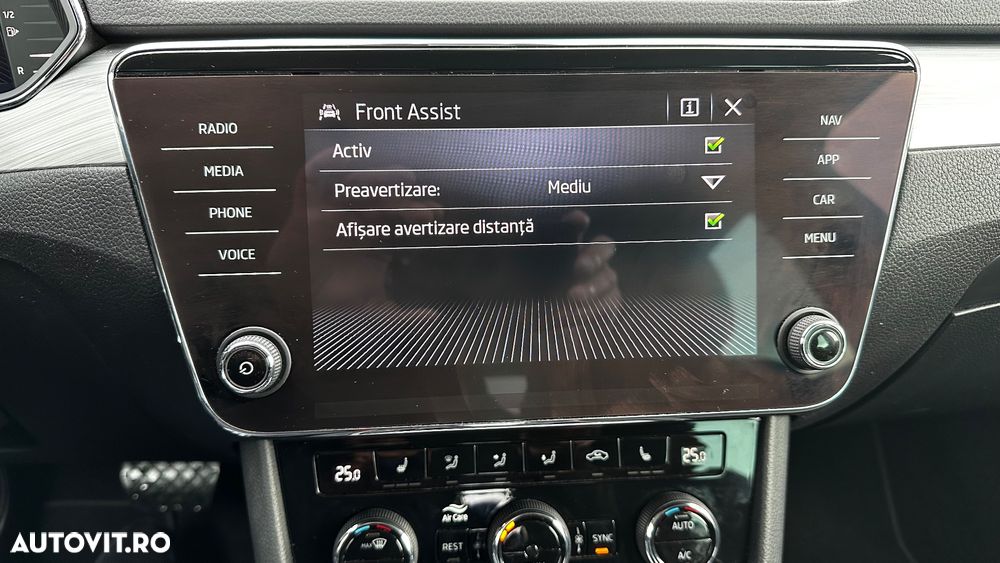 Skoda Superb Combi 2.0 TDI DSG Premium Edition - 30