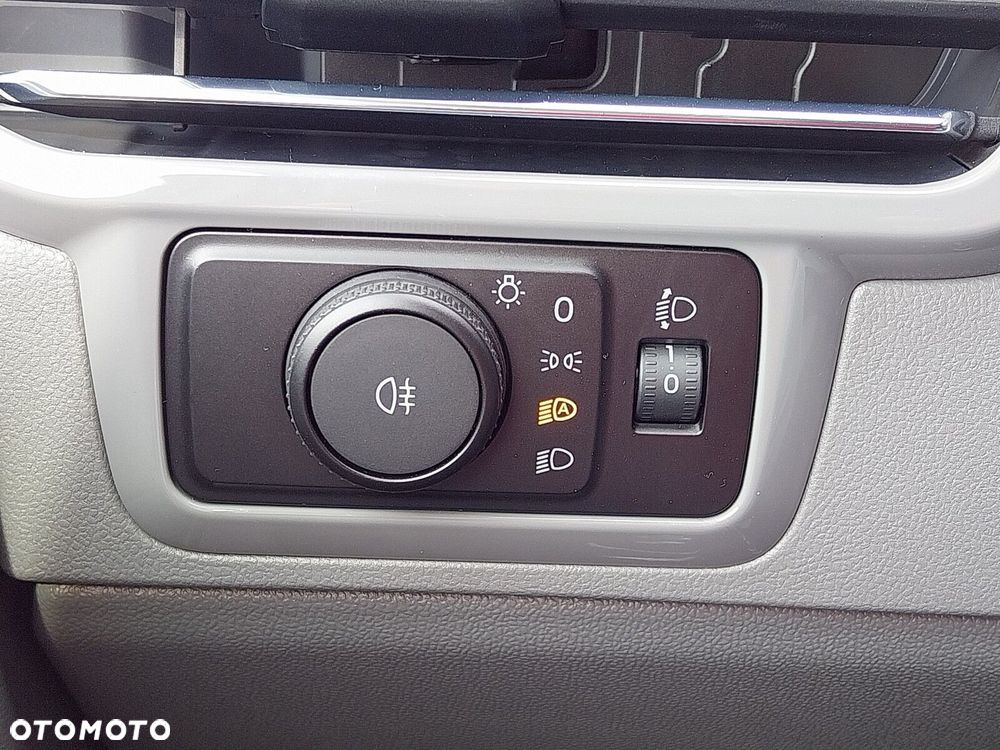 Volkswagen Caravelle Nowa Caravelle silnik: 2,0 l TDI 150 KM / skrzynia biegów: 6-biegowa manualna rozstaw osi: 3500 mm - 19