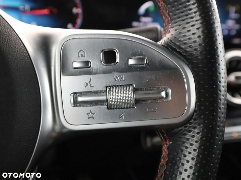Mercedes-Benz GLB 200 d 8G-DCT AMG Line - 32