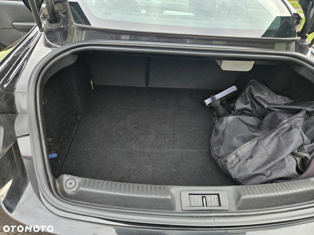 Renault Laguna 3.5 V6 Initiale - 9