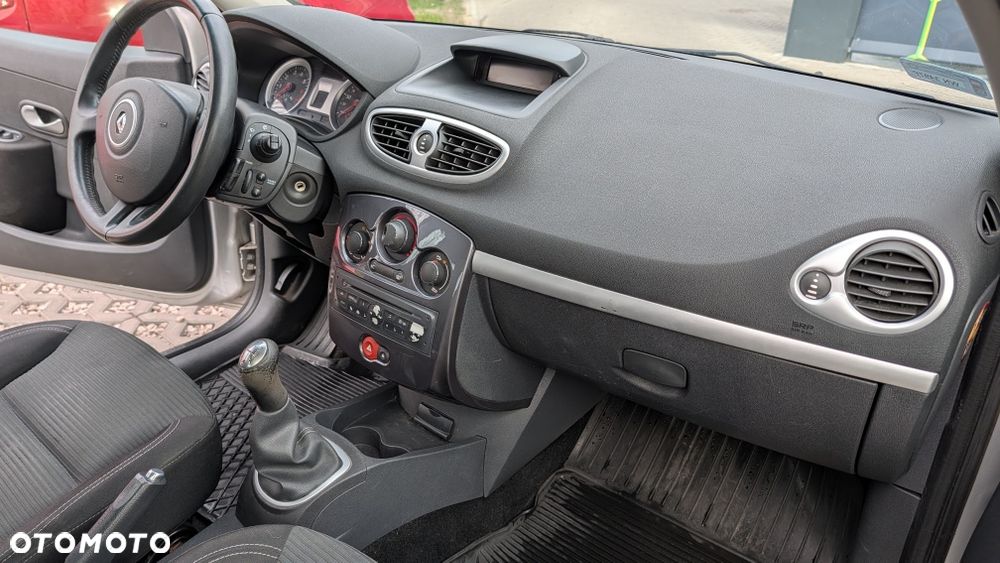 Renault Clio - 12