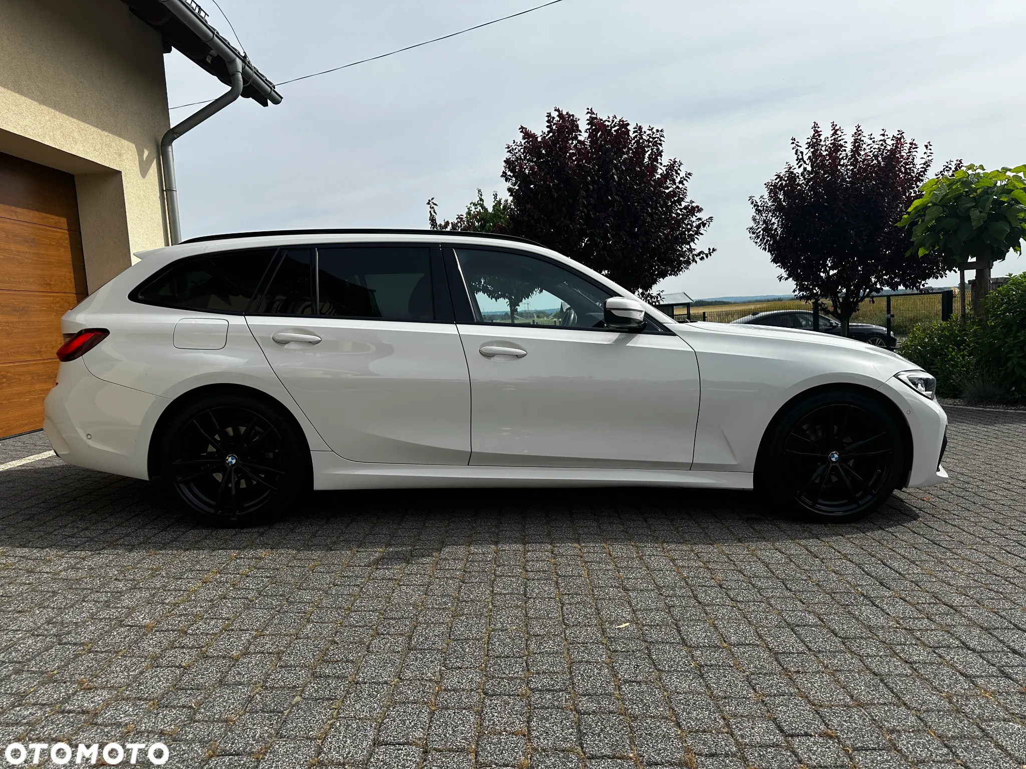 BMW Seria 3 318d Touring Edition M Sport Shadow - 13
