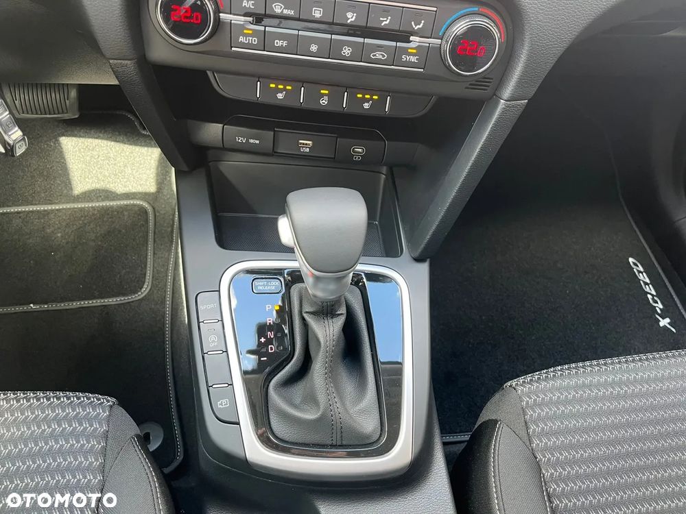 Kia XCeed 1.6 T-GDI M DCT - 25