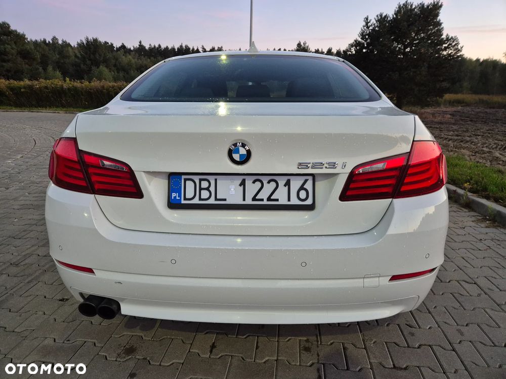 BMW Seria 5 523i - 4