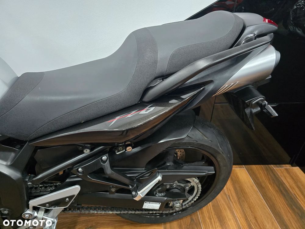 Yamaha FZ6 - 29