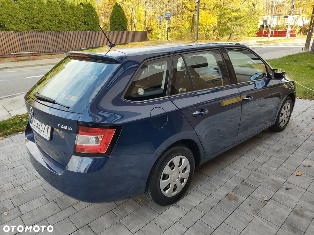 Skoda Fabia 1.2 TSI Active - 3