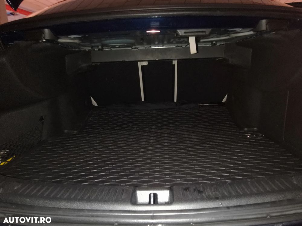 Mercedes-Benz E 220 d 9G-TRONIC - 17