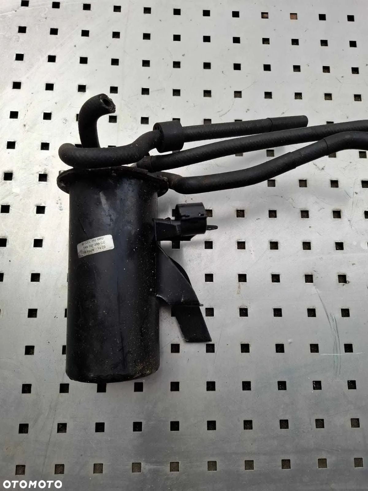 OBUDOWA FILTRA PALIWA VW GOLF V 1,9 TDI SKODA OCTAVIA II AUDI A3 8P0 1K0129399cc - 1