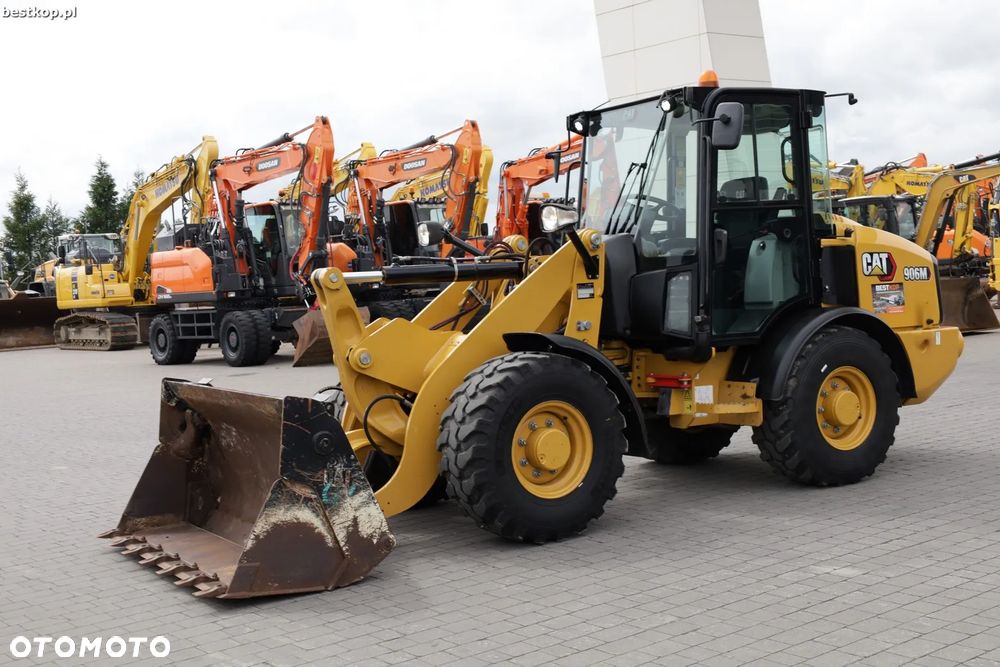 Caterpillar CAT 906M - 16