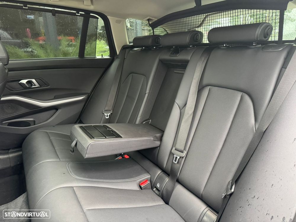 BMW 330 e Touring Corporate Edition Auto - 23