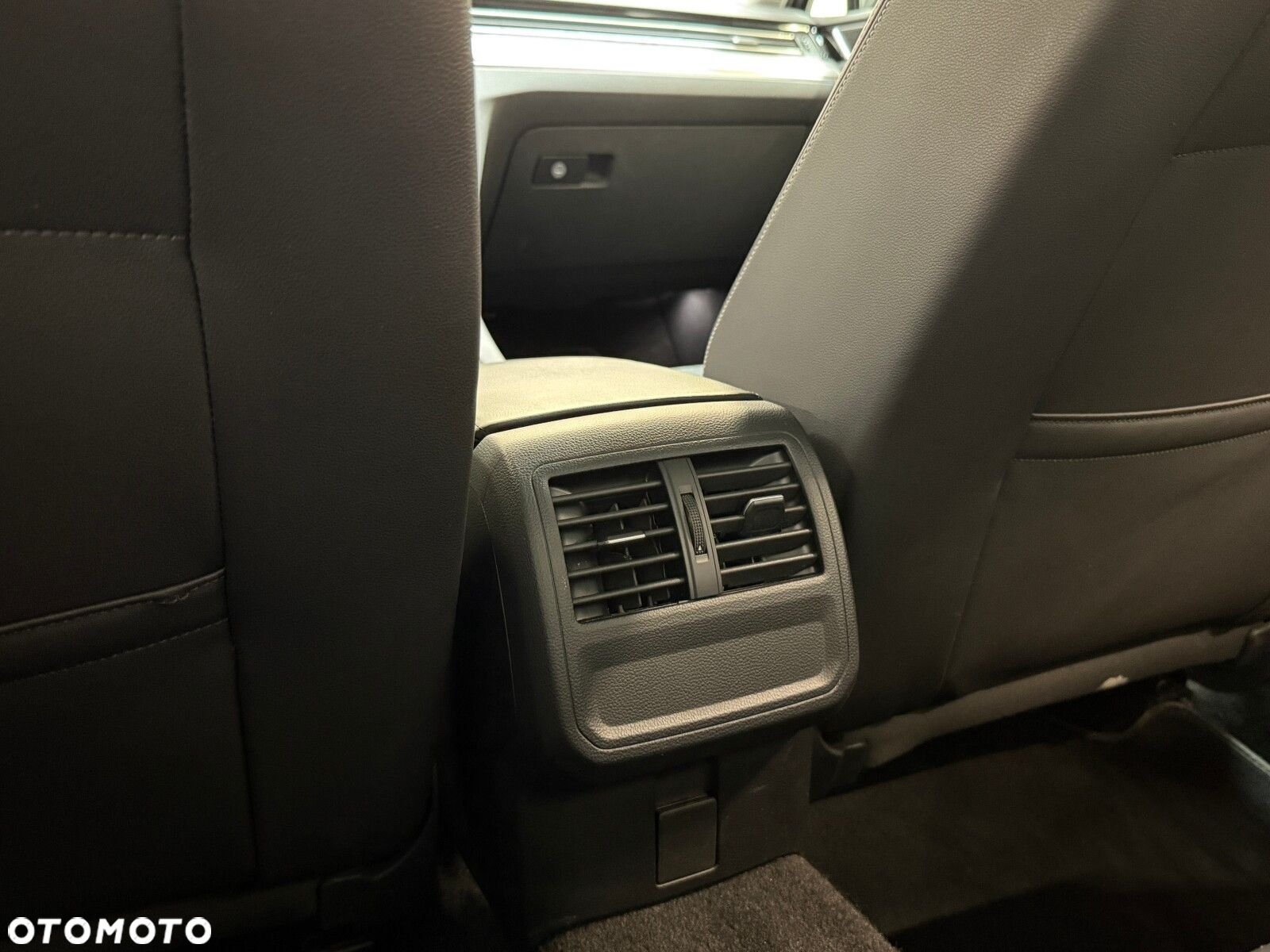 Volkswagen Passat 1.5 TSI EVO Essence DSG - 23