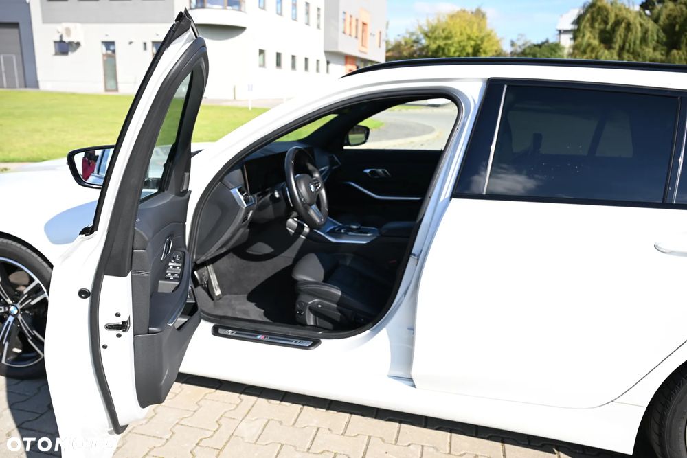 BMW Seria 3 320i M Sport - 8