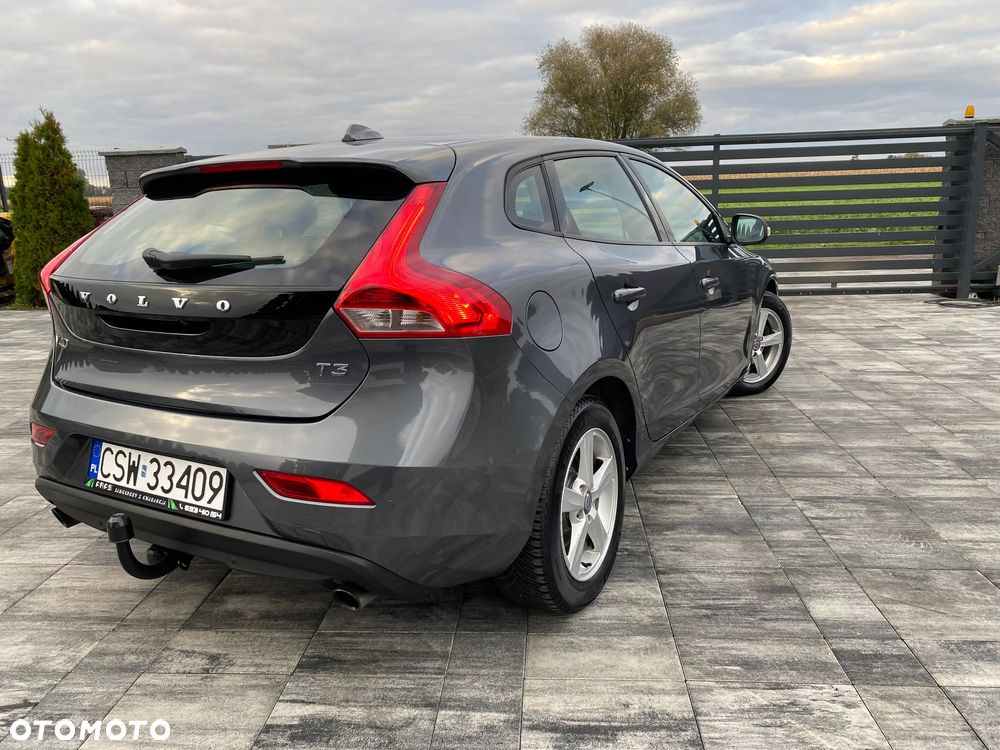 Volvo V40 T3 Momentum - 21