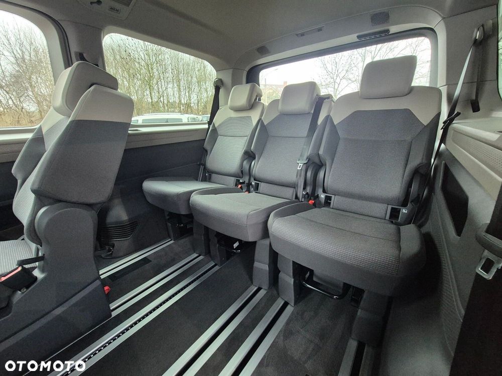 Volkswagen multivan Multivan Family L2 silnik: 2,0 l TDI SCR 150 KM / skrzynia biegów: 7-biegowa DSG rozstaw osi: 3124 mm - 21