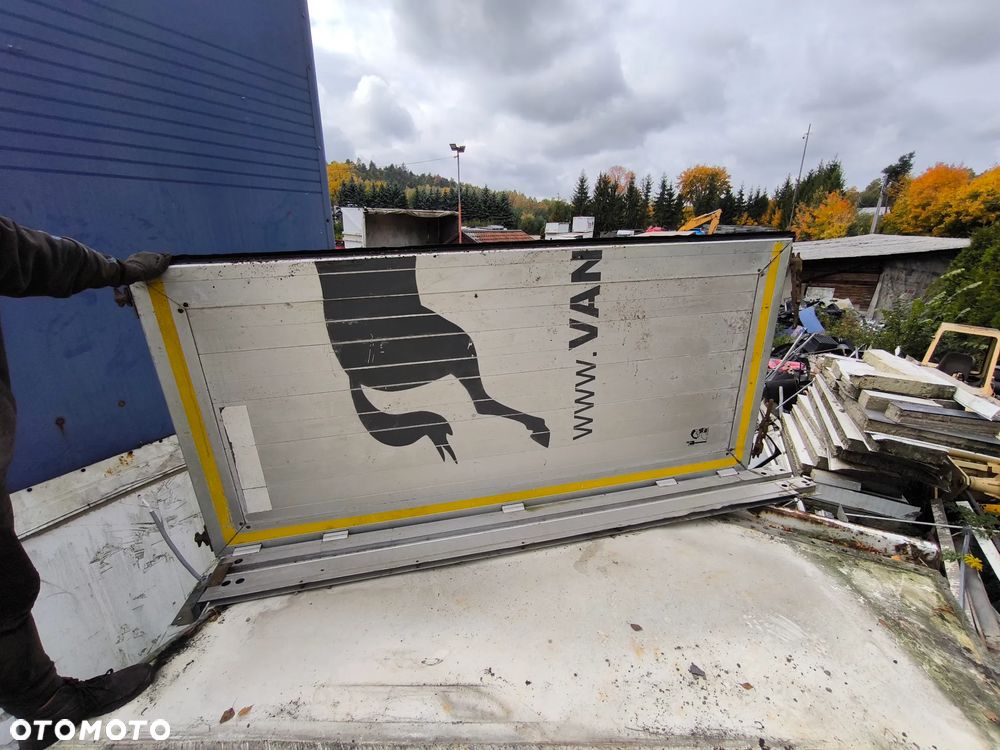 Drzwi, słupki schmitz naczepa firanka - 1