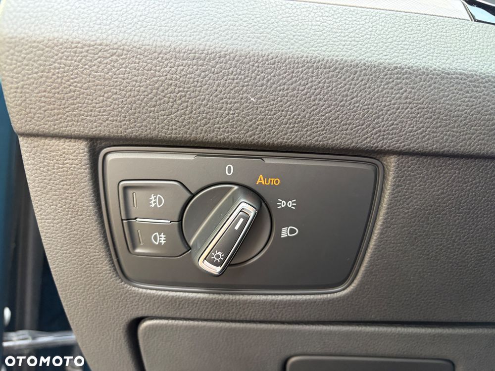 Volkswagen Passat 2.0 TDI EVO Elegance DSG - 12