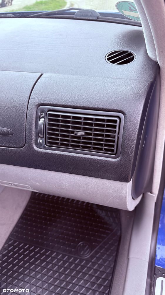 Volkswagen Golf - 32