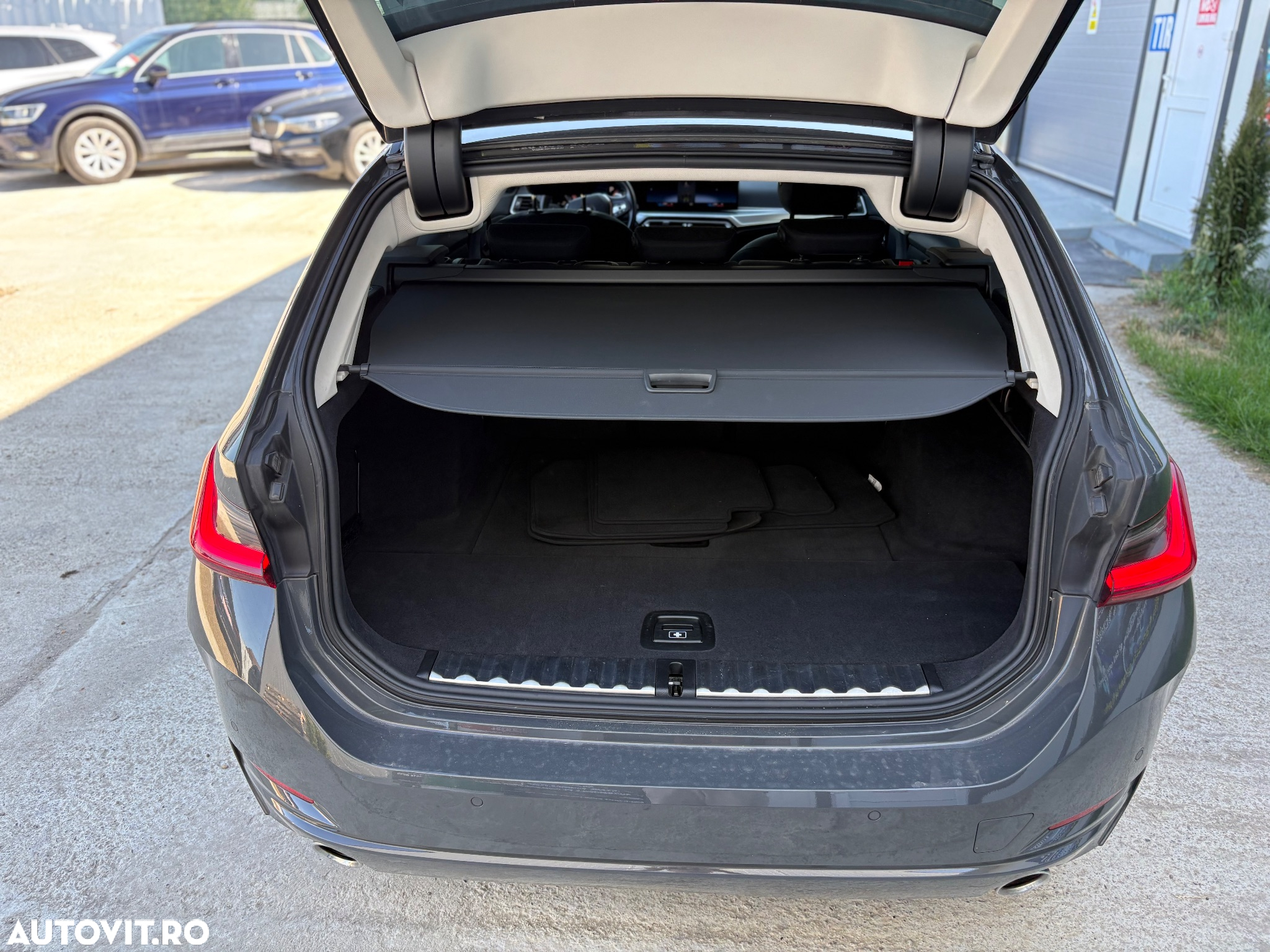 BMW Seria 3 318d Touring Aut. Sport Line - 17