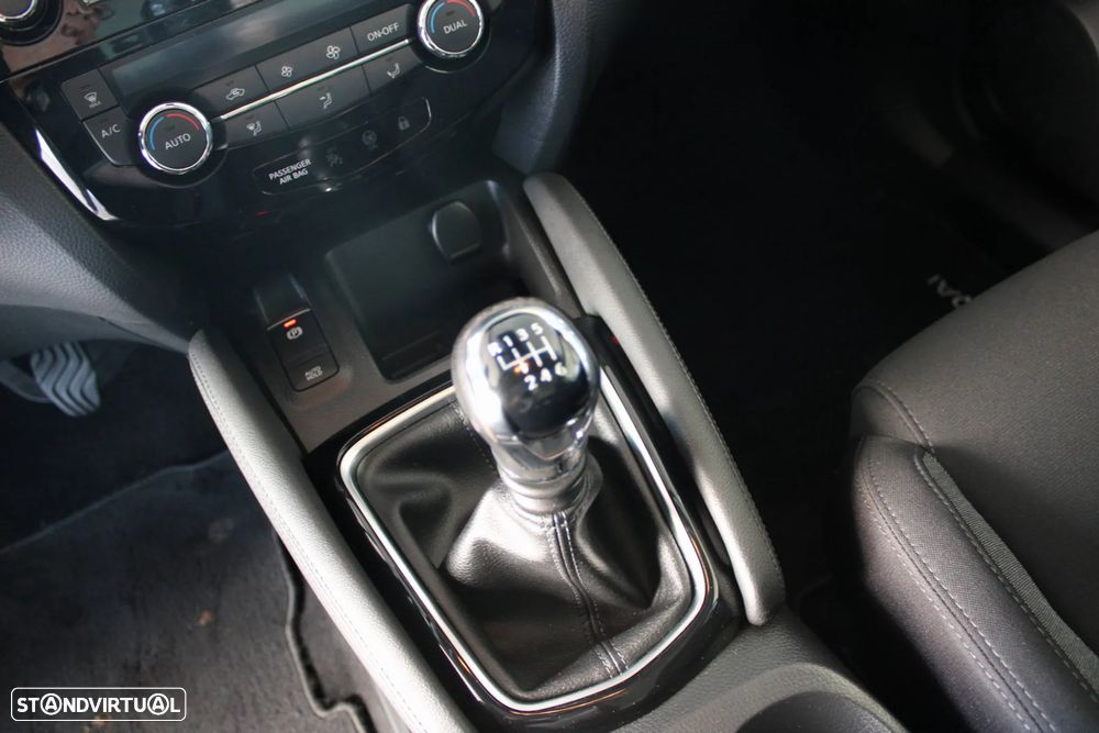 Nissan Qashqai 1.5 dCi N-Connecta J18 - 13