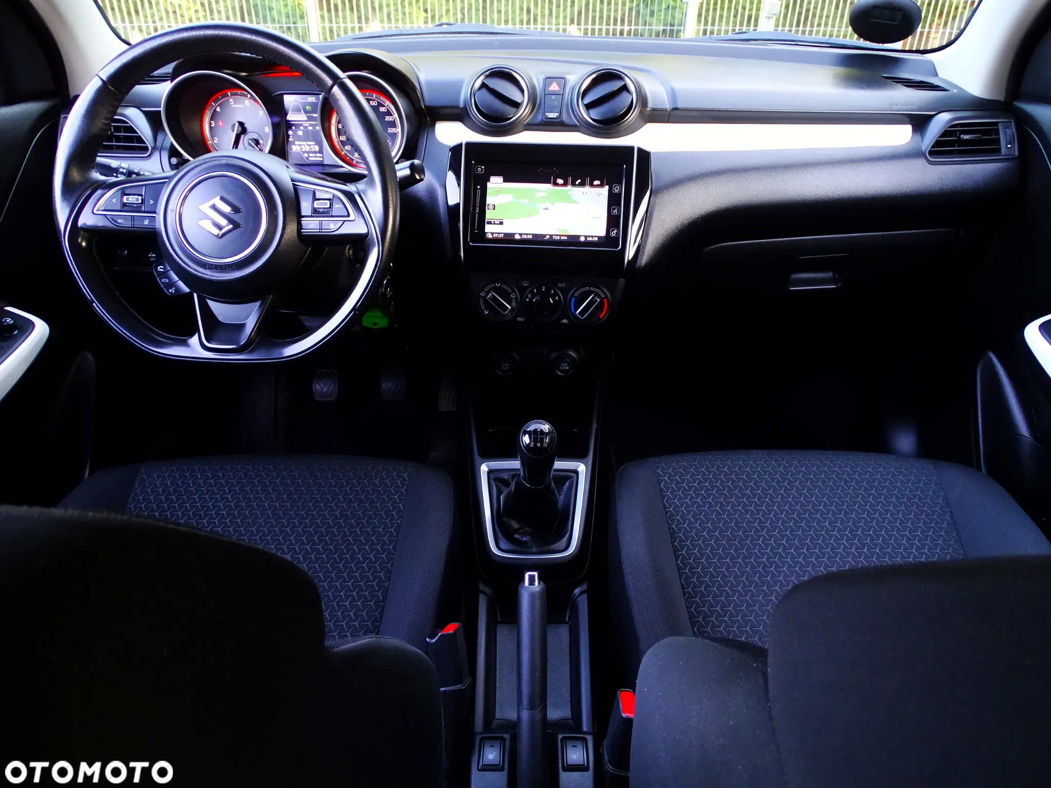 Suzuki Swift 1.2 Premium Plus - 25