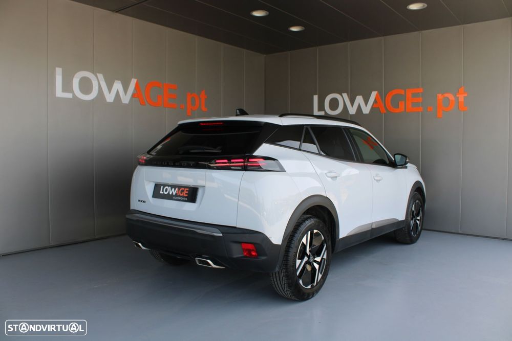Peugeot 2008 1.2 PureTech Allure EAT8 - 4
