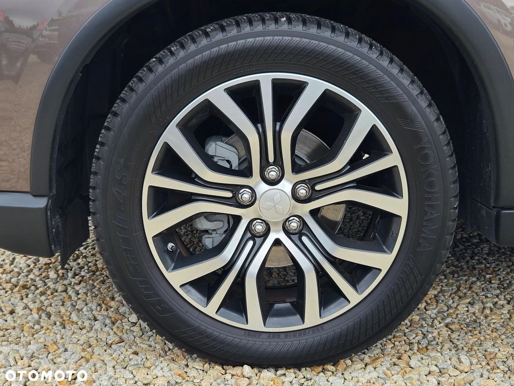 Mitsubishi Outlander 2.0 Intense + SDA 4WD CVT - 39