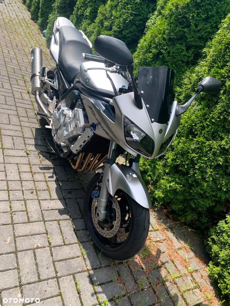 Yamaha FZS - 9