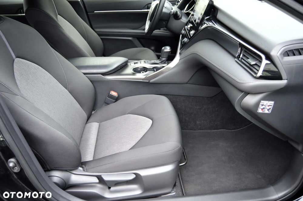 Toyota Camry 2.5 Hybrid Comfort CVT - 14