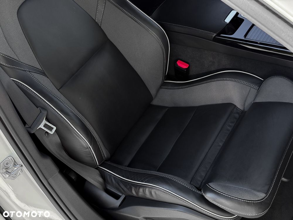 Volvo V60 T8 AWD Recharge Geartronic RDesign - 30