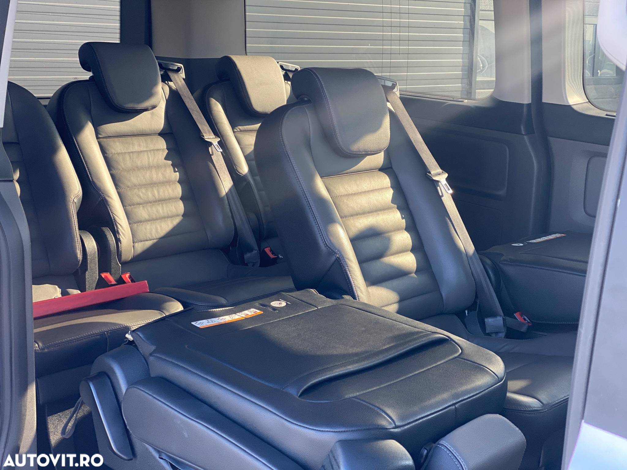 Ford Tourneo Custom Bus 320 2.0 EcoBlue 185 CP L2H1 Titanium X Aut. - 8