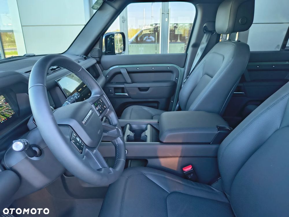 Land Rover Defender - 15