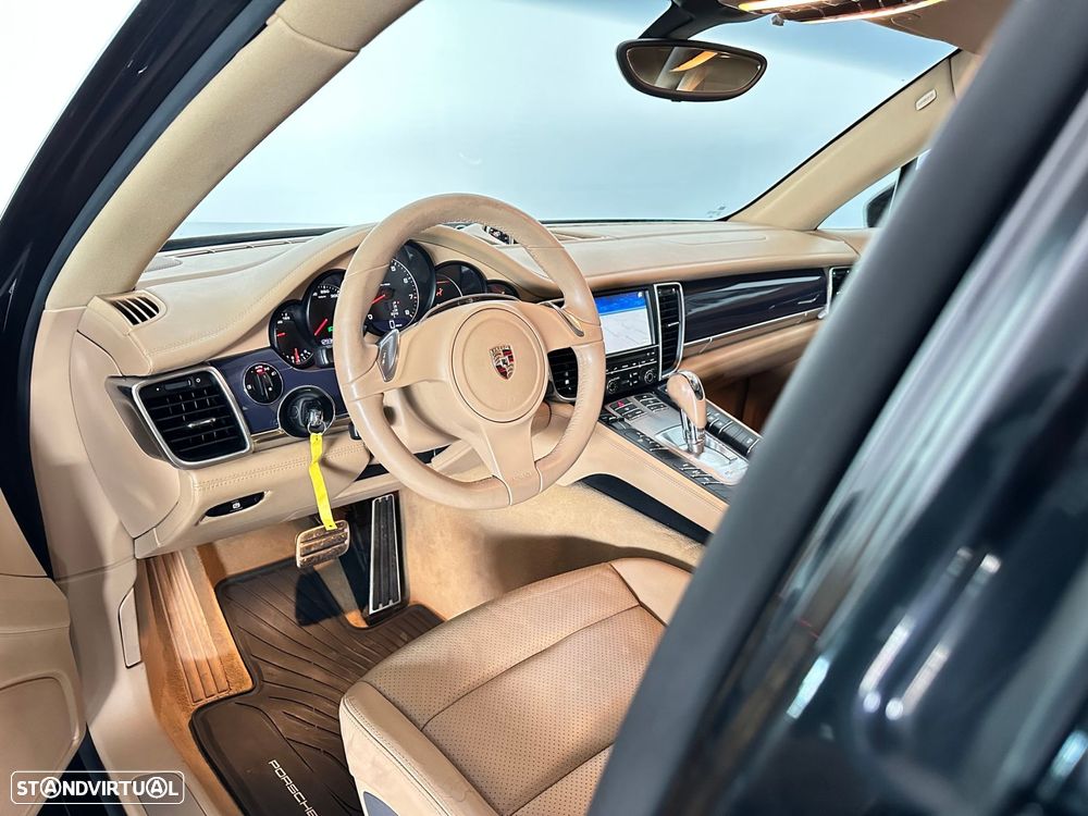 Porsche Panamera 4 PDK - 15