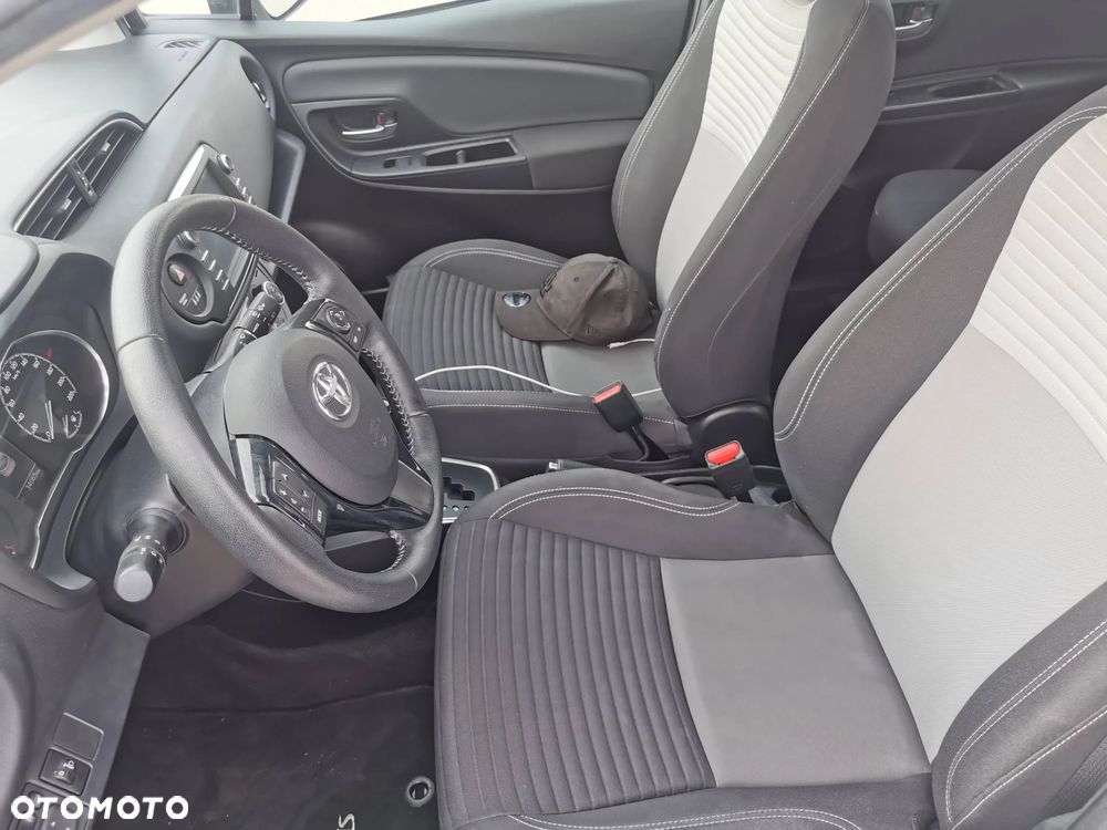 Toyota Yaris - 25