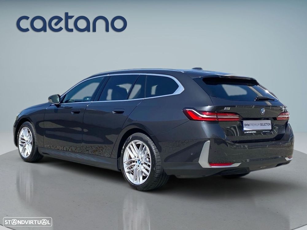 BMW i5 Touring eDrive40 - 28