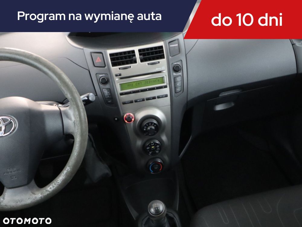 Toyota Yaris - 10