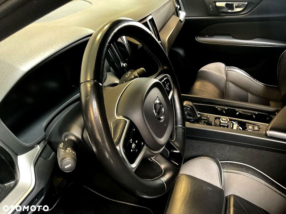 Volvo V60 B4 D R-Design - 11