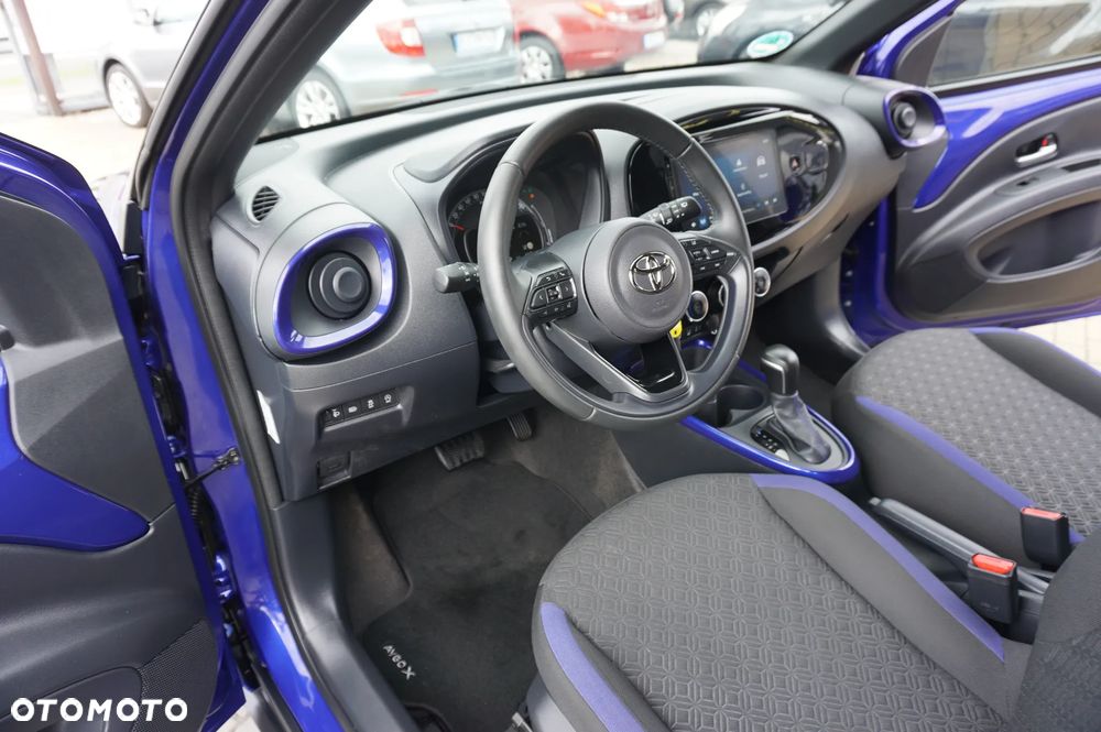 Toyota Aygo X x-shift x-play Team Deutschland - 21
