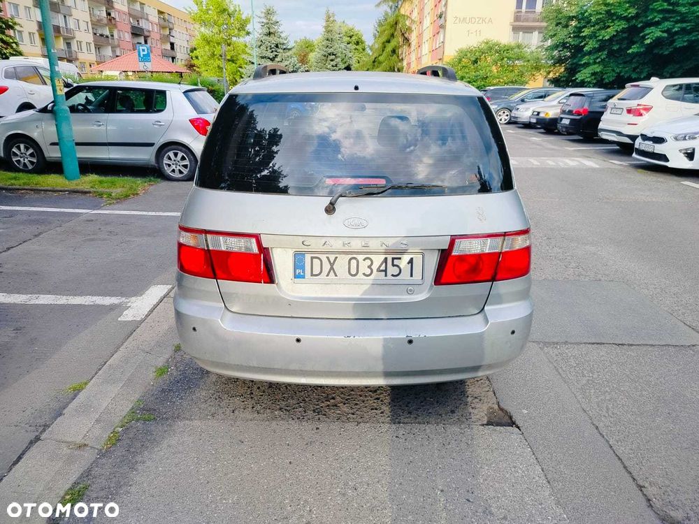 Kia Carens - 2