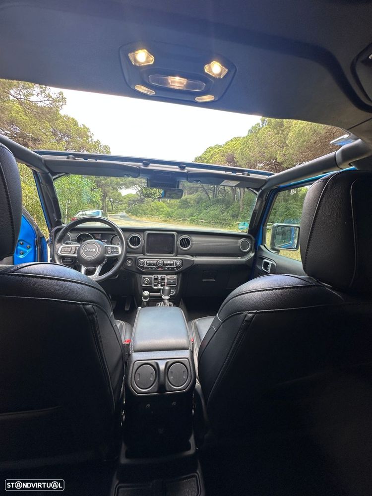 Jeep Wrangler - 25