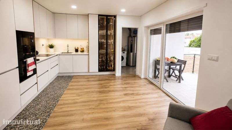 Vendo apartamento tipologia T3 novo - Grande imagem: 4/5