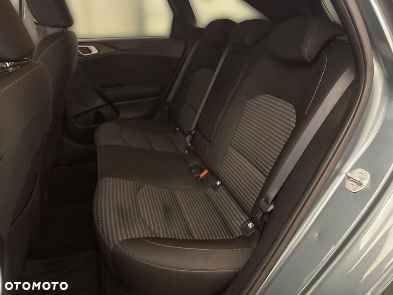 Kia Ceed 1.5 T-GDI M - 19