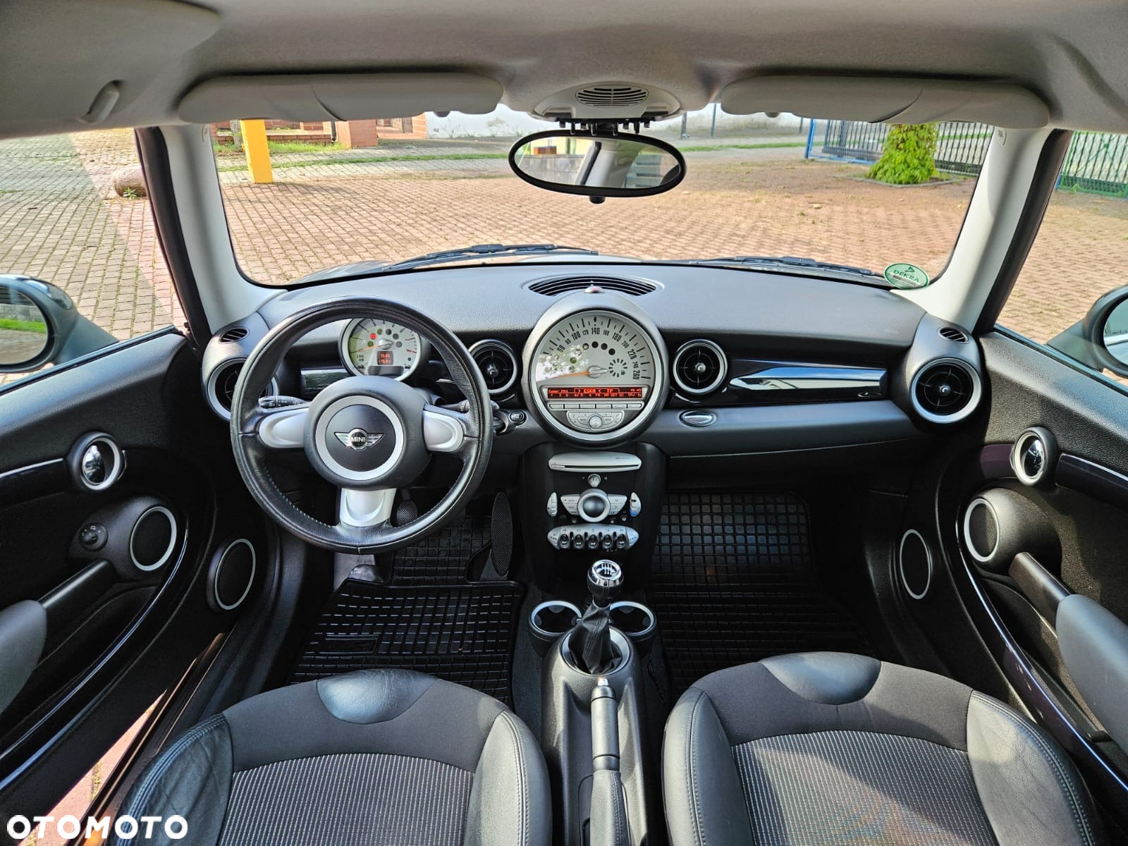 MINI Cooper Standard - 15