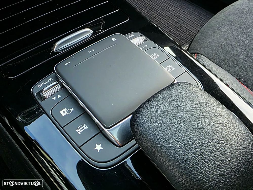 Mercedes-Benz CLA 250 e 8G-DCT AMG Line - 13
